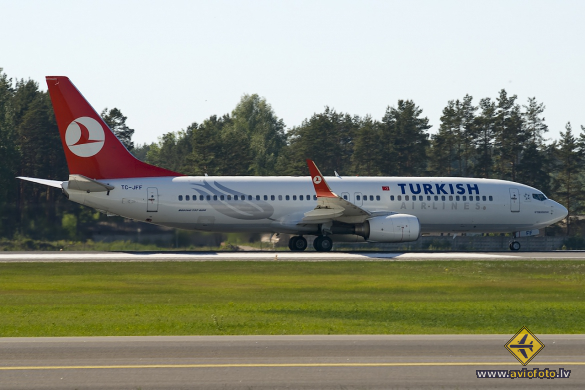 Boeing 737-8F2